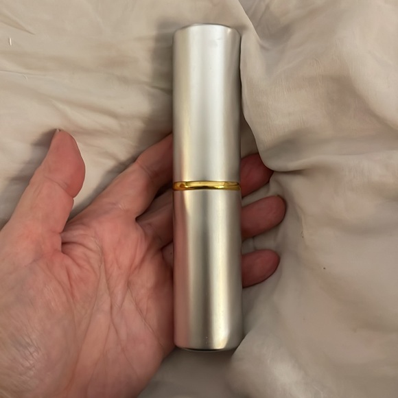 New Mary Kay Brush Set in Silver Tube 5
Piece Vintage - Picture 2 of 4